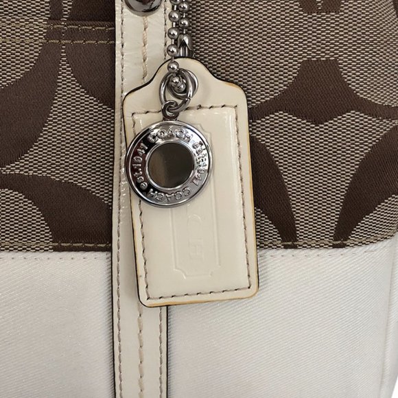 Coach authentic white signature handbag purse - Picture 4 of 8